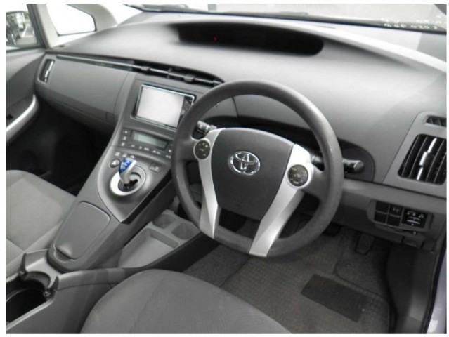 PRIUS S5
